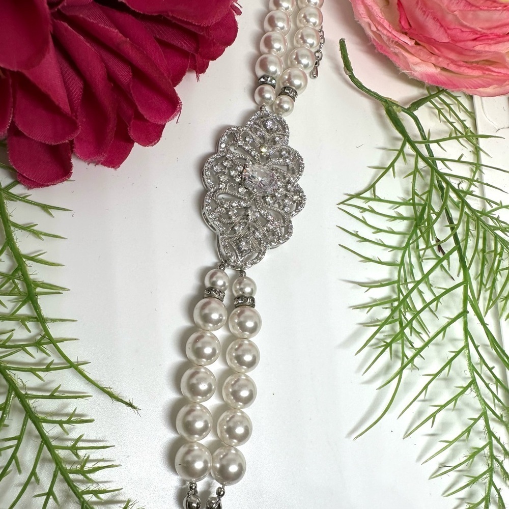 NEW⚜️Elegant Glass Pearl & Crystal Beaded Bracelet - Picture 3 of 8